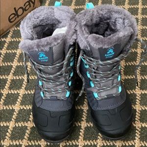 kamik boots 200 grams